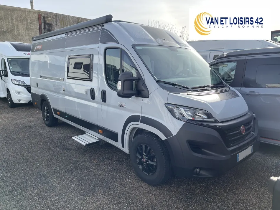 FOURGON V210 VIP ROAD EDITION