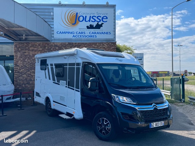 Camping-car CARADO V337