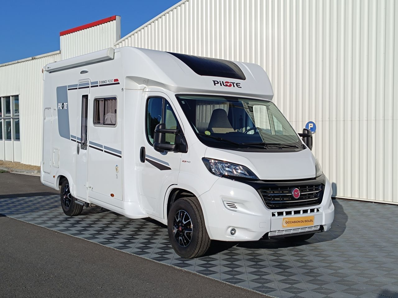 Camping-car PILOTE P626D