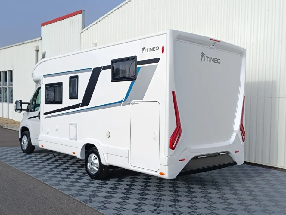 PJ 700
