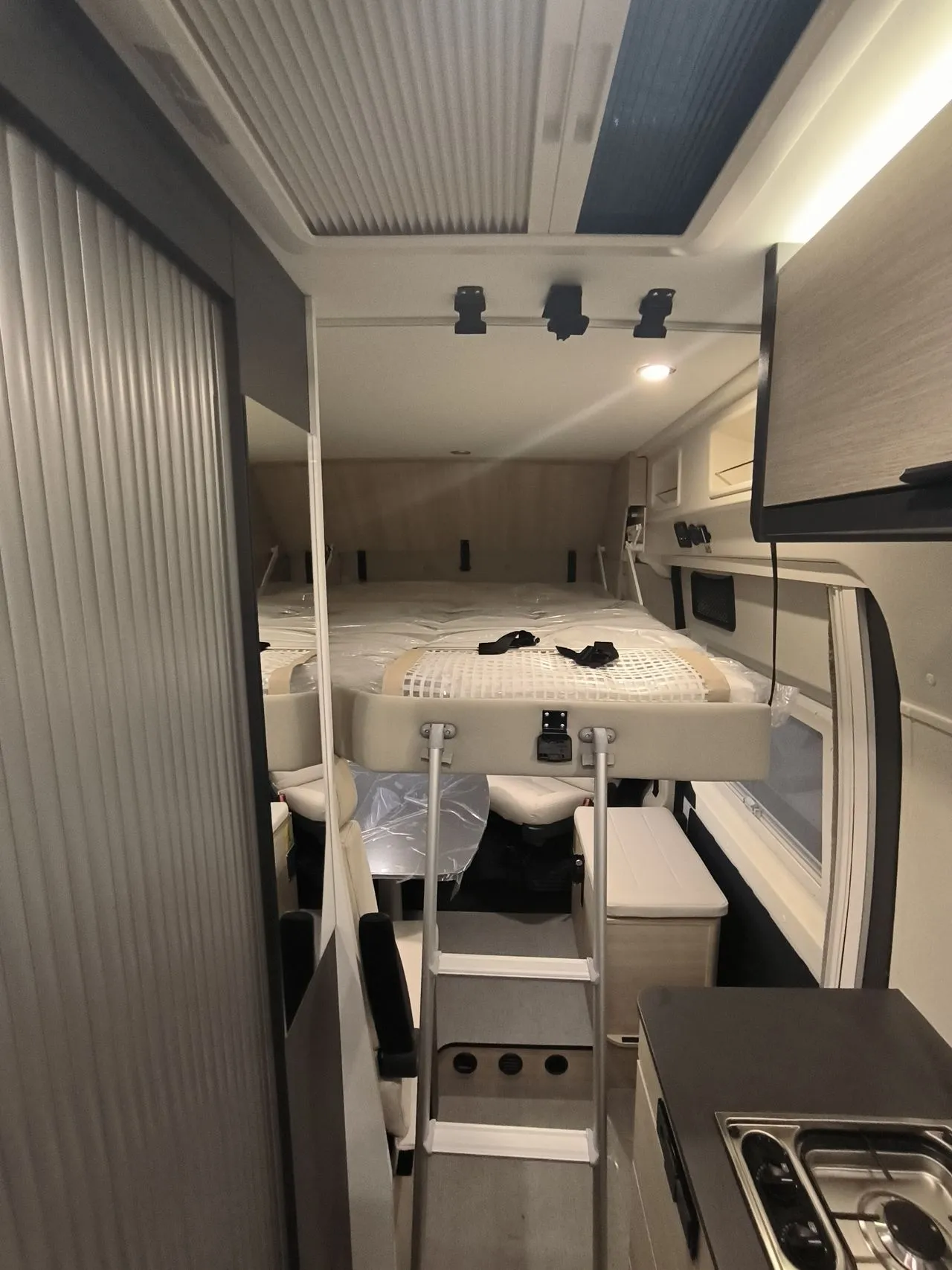 Fourgon aménagé - Dreamer - CAMPERFIVE - 2025