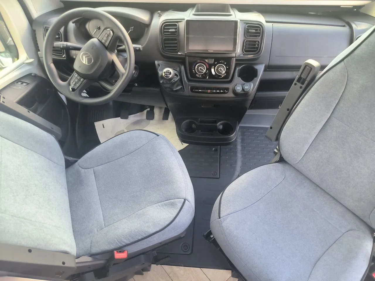 Fourgon aménagé - Challenger - V 114 BREAK LIGHT - 2026