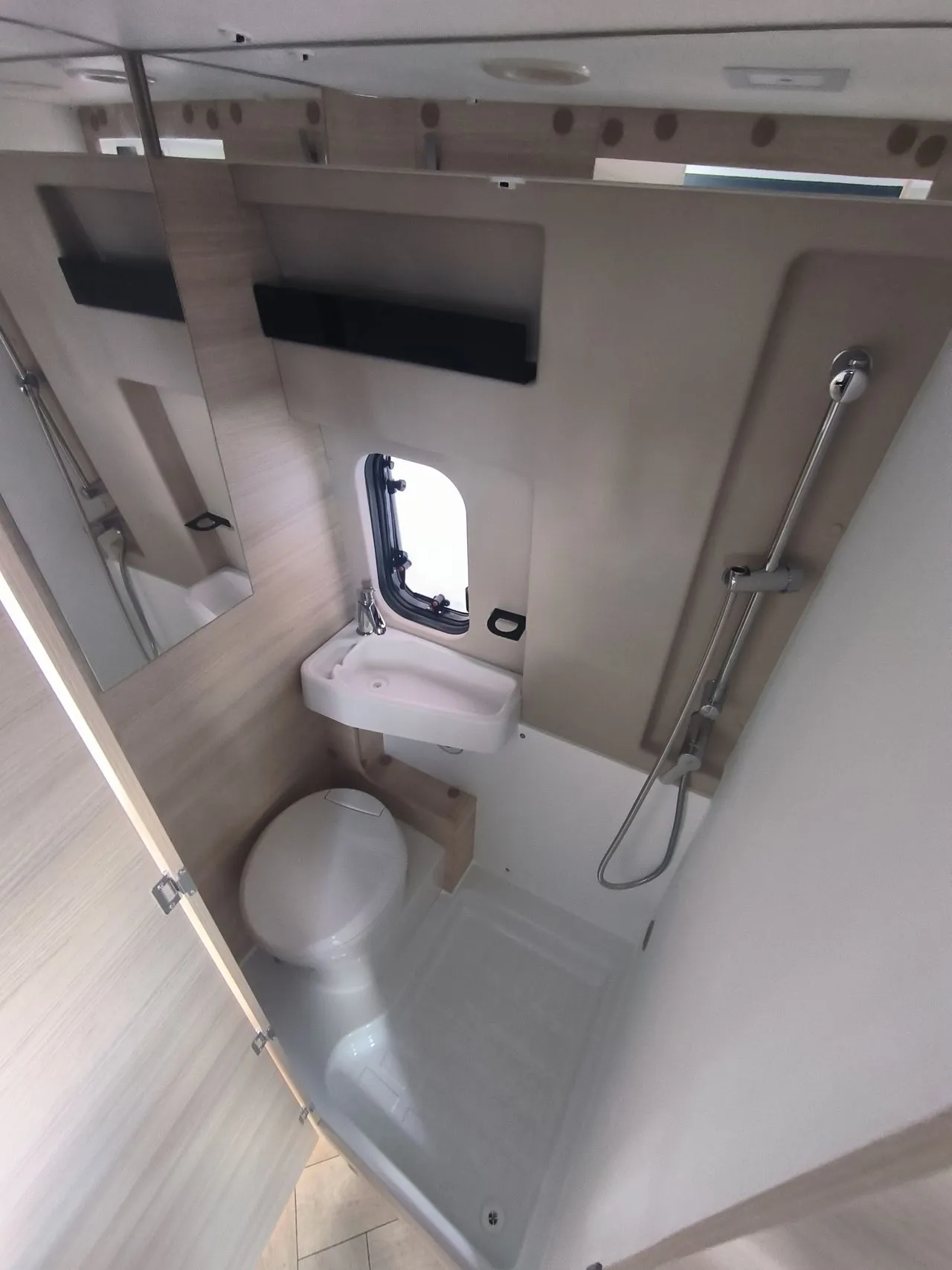 Fourgon aménagé - Challenger - V 114 BREAK LIGHT - 2026