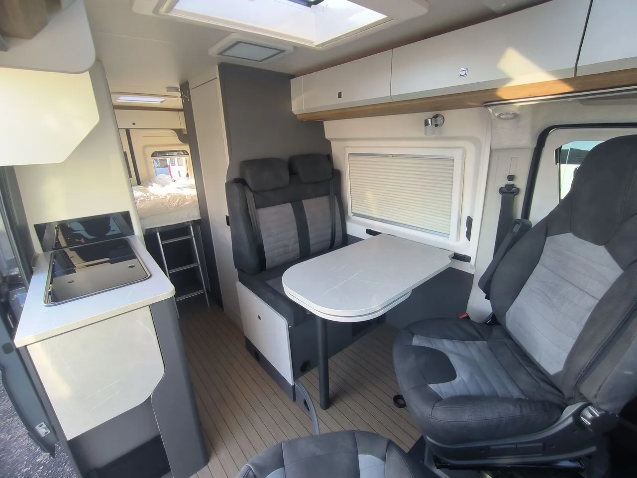 PRESTIGE VAN FIRST EDITION 640 ET