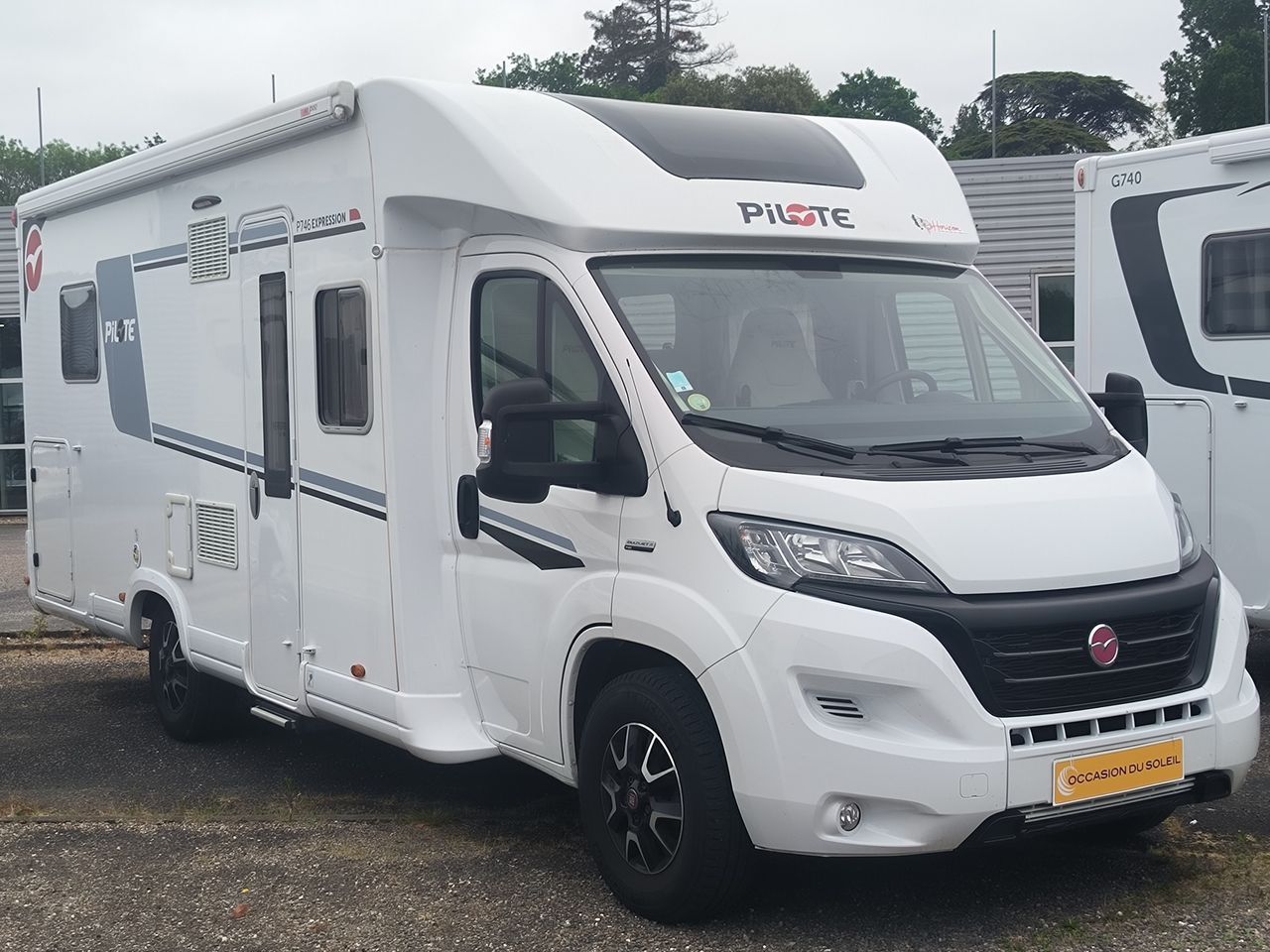 Camping-car PILOTE P 746 FC