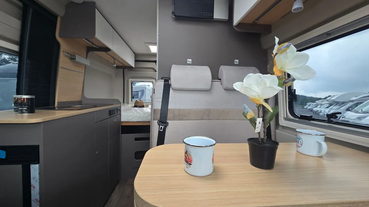 Fourgon aménagé - LMC - 541INNOVAN - 2025