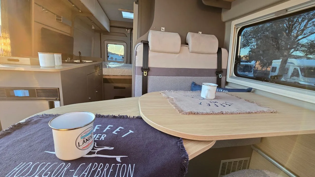 Fourgon aménagé - LMC - 600 - 2025