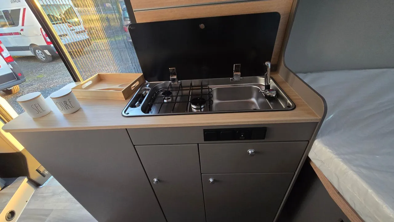 Fourgon aménagé - LMC - 600 - 2025