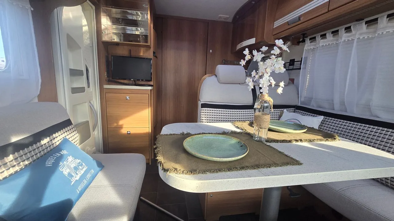 FIFTEEN EDITION LIMITED lit central