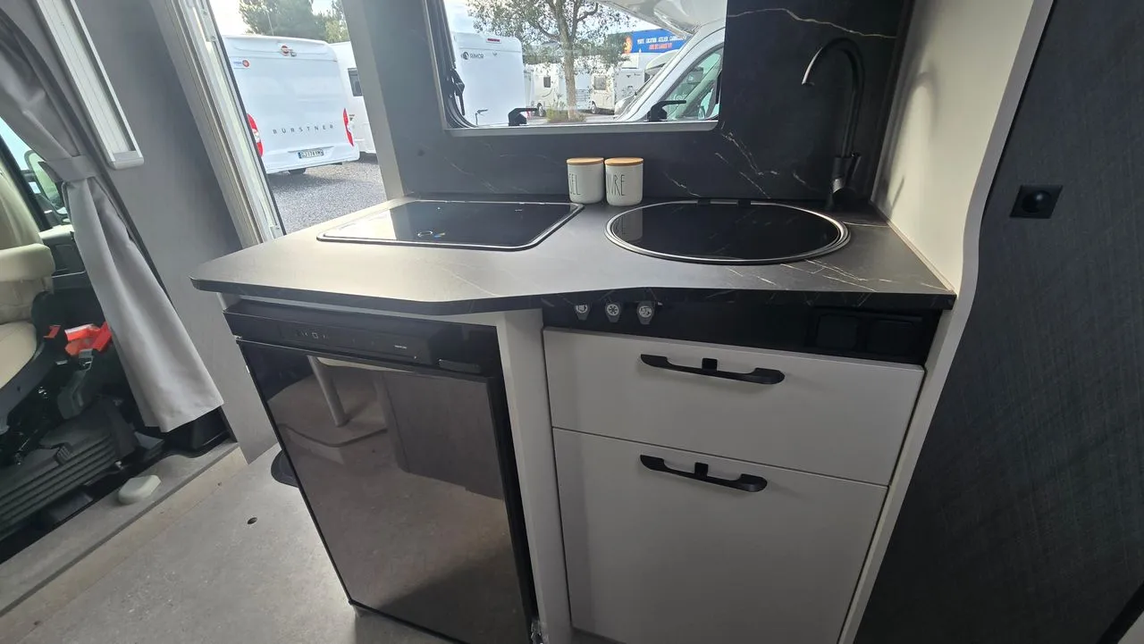 Camping-car - Etrusco - T5900FB lit française/pavillon - 2026