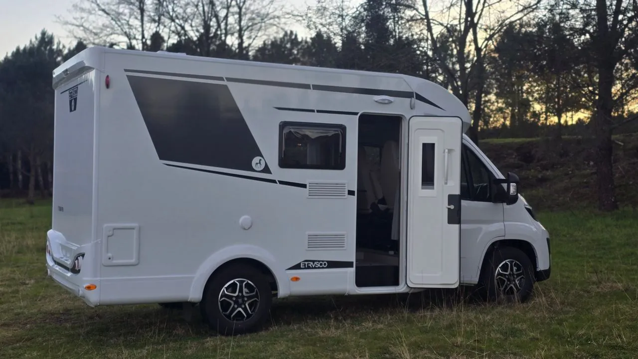 Camping-car - Etrusco - T5900FB lit française/pavillon - 2026
