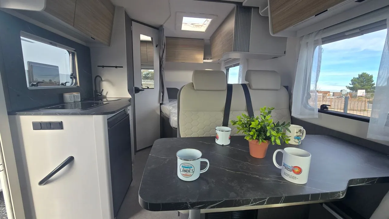 Camping-car - Etrusco - T5900FB lit française/pavillon - 2026