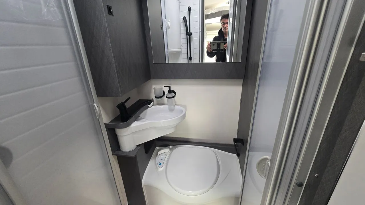 Camping-car - Etrusco - T5900FB lit française/pavillon - 2026