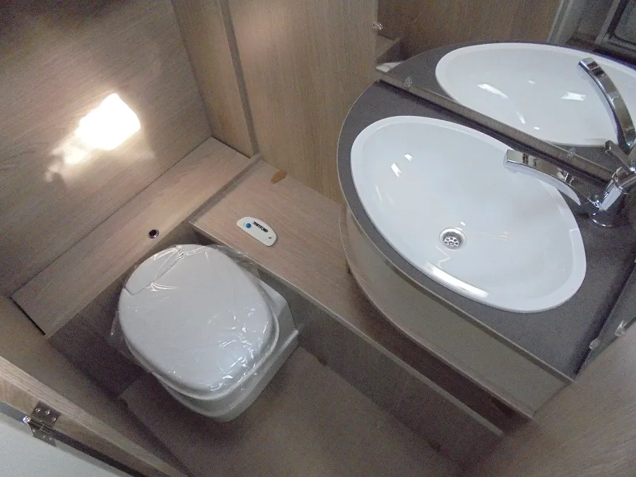 Caravane - Burstner - Premio Life 425 TS - 2025