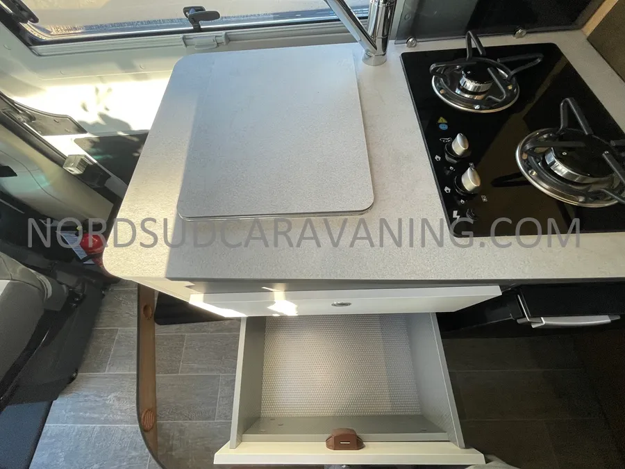 Fourgon aménagé - Giottiline - 54T 1ERE EDITION - BOITE AUTO - 2026