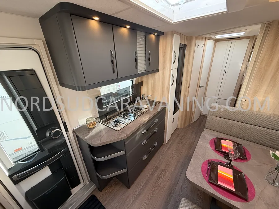 De Luxe 545 KMF