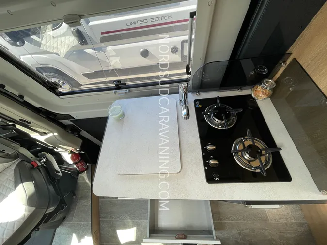 Fourgon aménagé - Giottiline - 54T Première Édition - BOITE AUTO - 2027