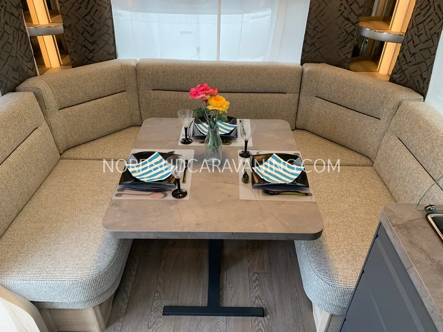 De Luxe 460 UFE