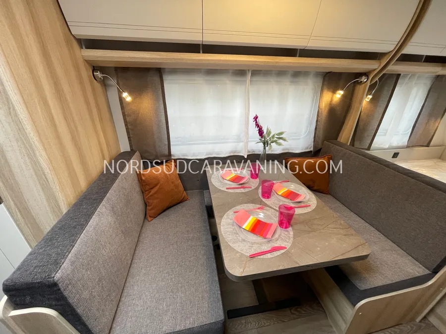 De Luxe 490 KMF