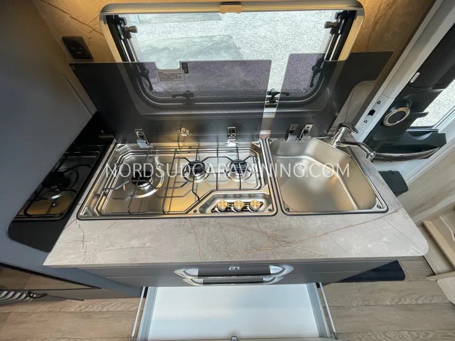 Caravane - Hobby - De Luxe 490 KMF - 2027