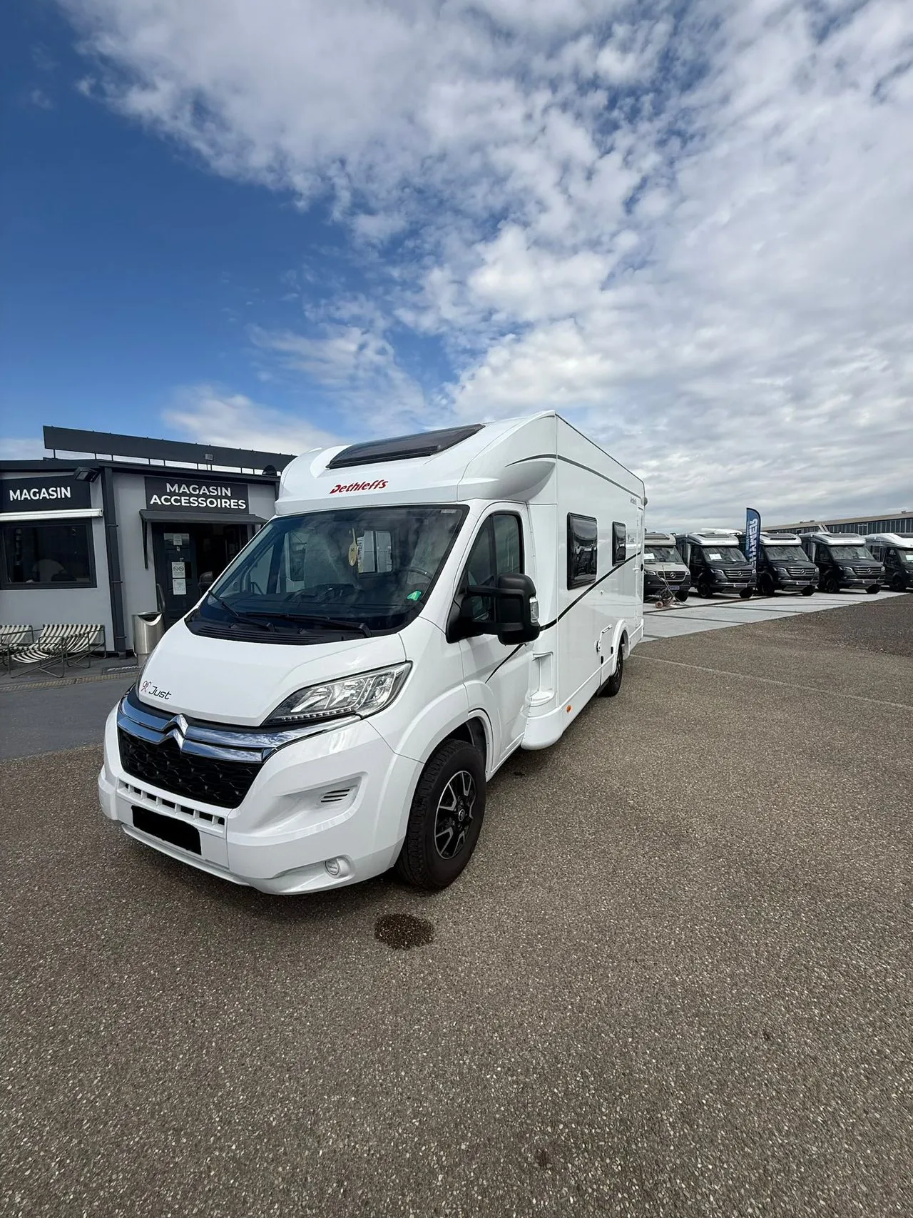 Camping-car occasion – Profilé — Camping-car profilé