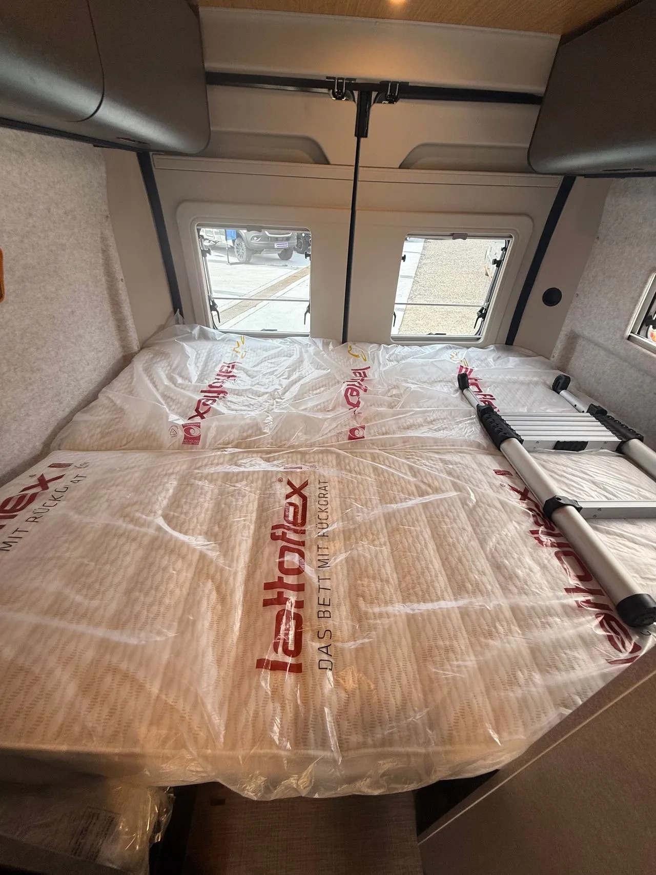 Fourgon aménagé - Hymer Camper Vans - REDWOOD 601 - 2026