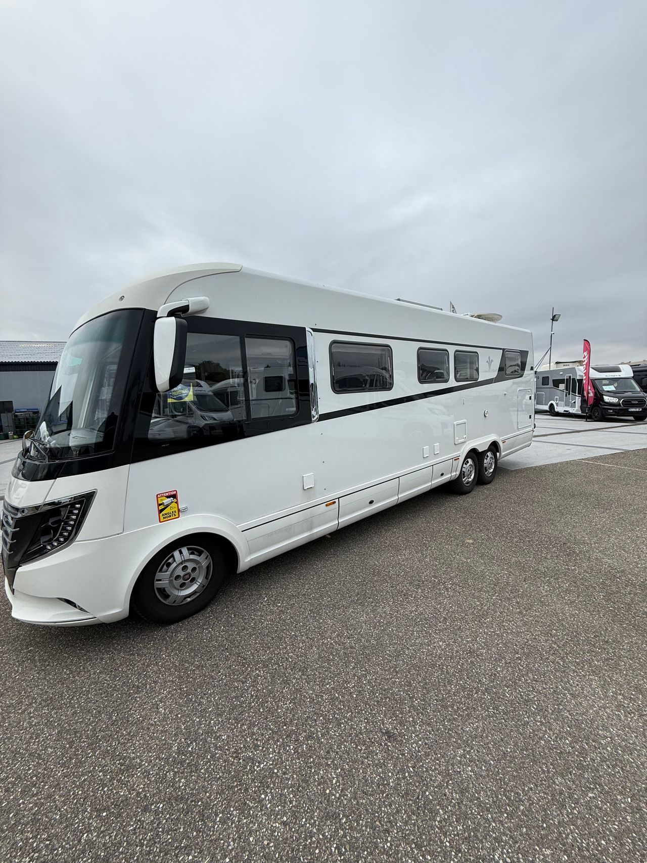 2014 Niesmann + Bischoff Arto 88LE