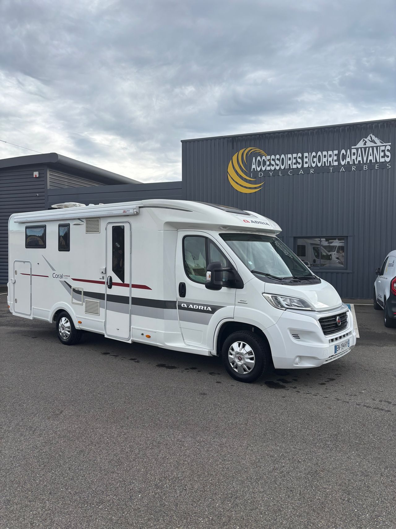 Camping-car ADRIA CORAL SUPREME 690 SC
