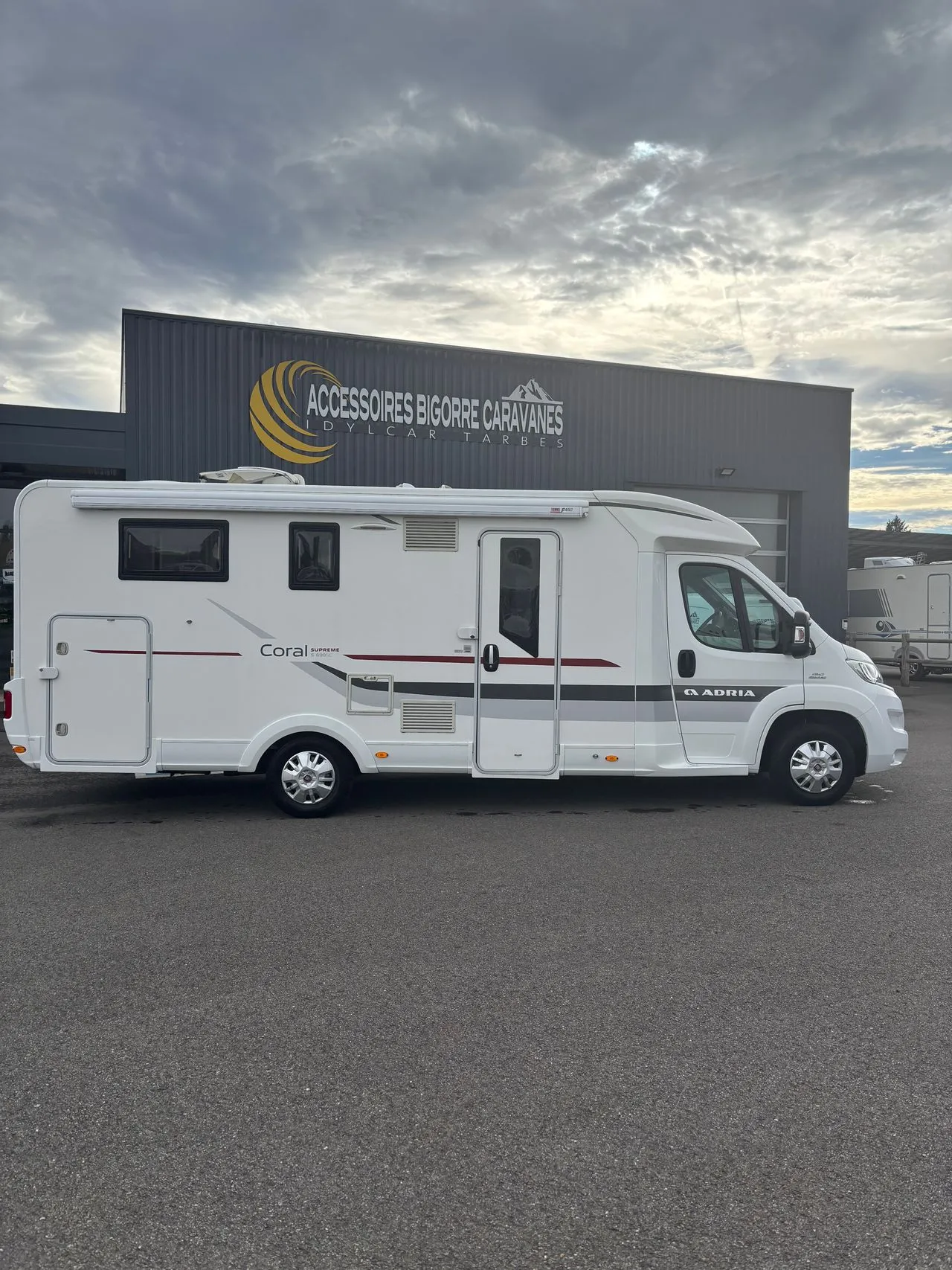 CORAL SUPREME 690 SC