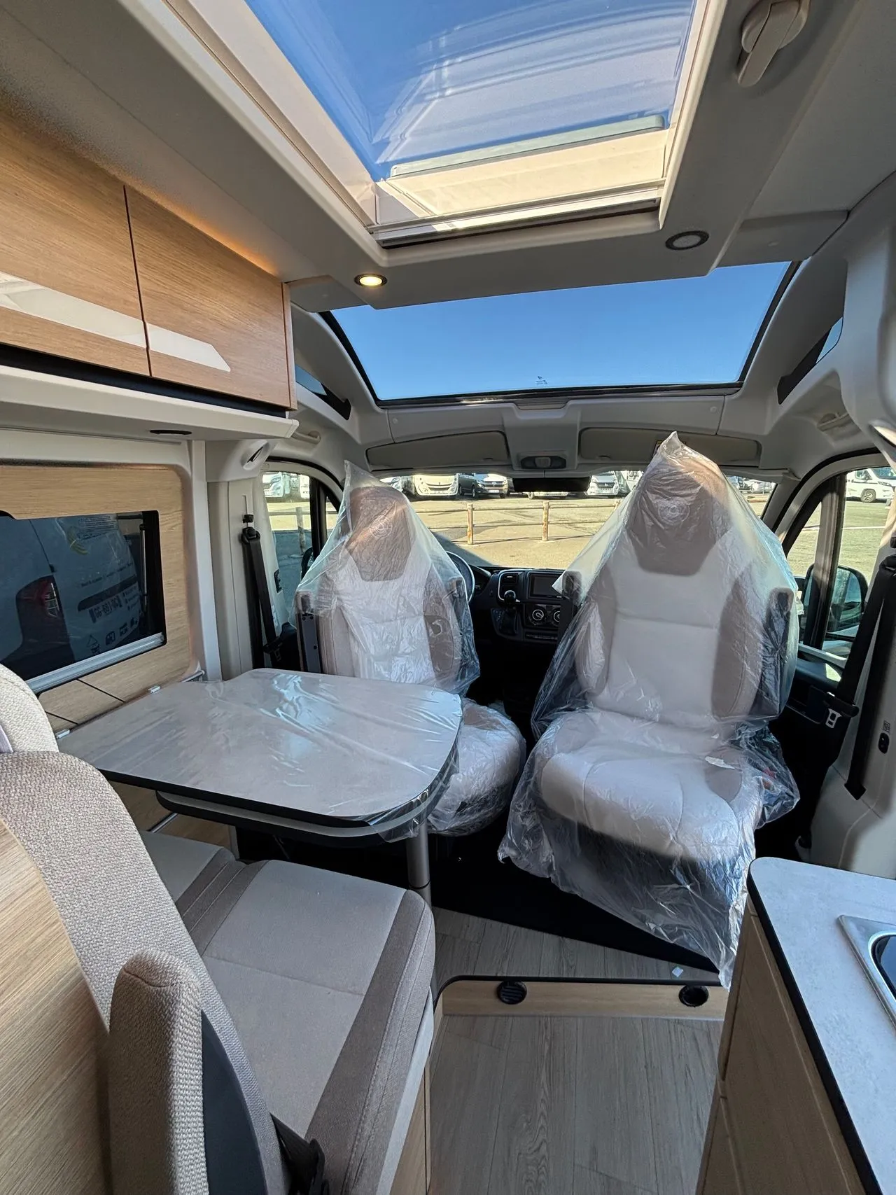 Fourgon aménagé - Campereve - MAGELLAN 746 SAPHIR - 2026