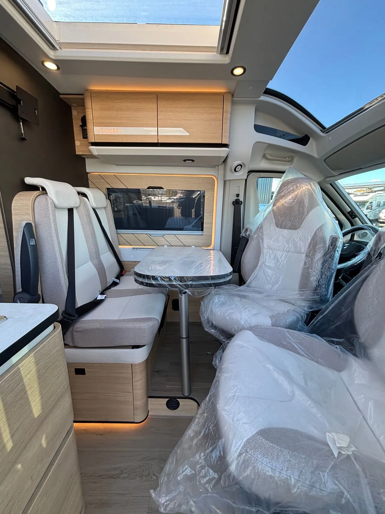 Fourgon aménagé - Campereve - MAGELLAN 746 SAPHIR - 2026