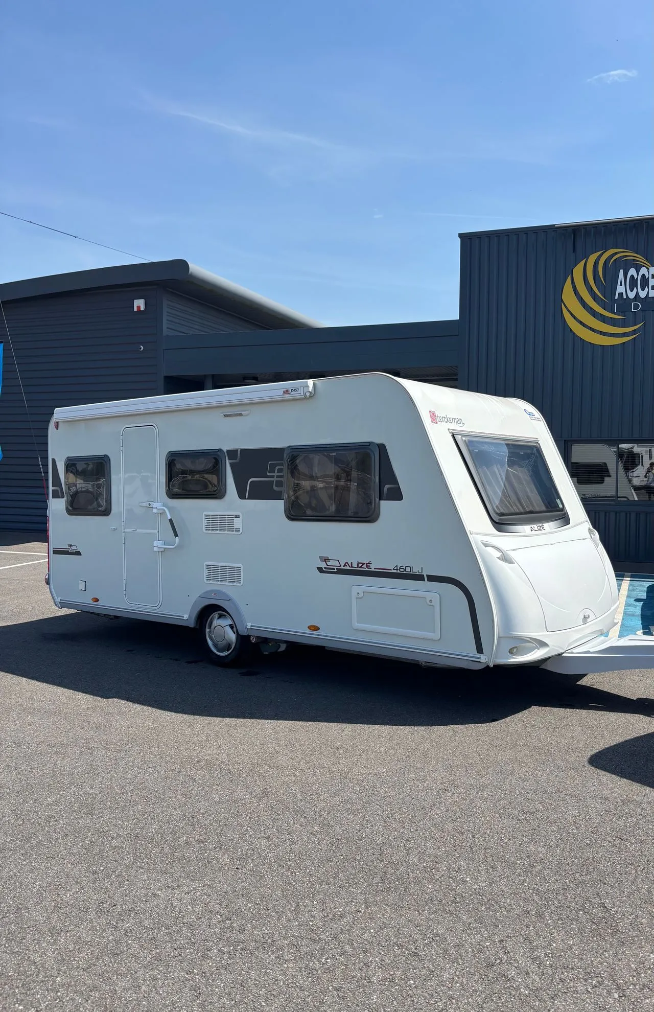 Caravane occasion – Rigide — Van aménagé