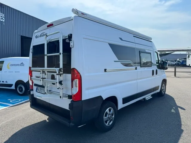 LEADER VAN EVASION