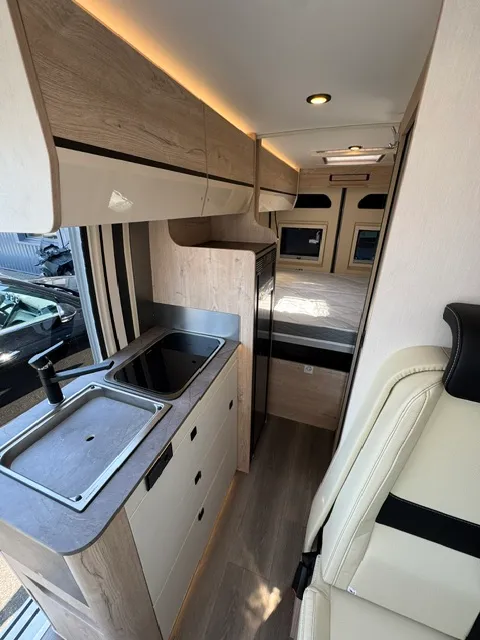 Fourgon aménagé - Fleurette - BLACK PEARL 59 LT - 2026