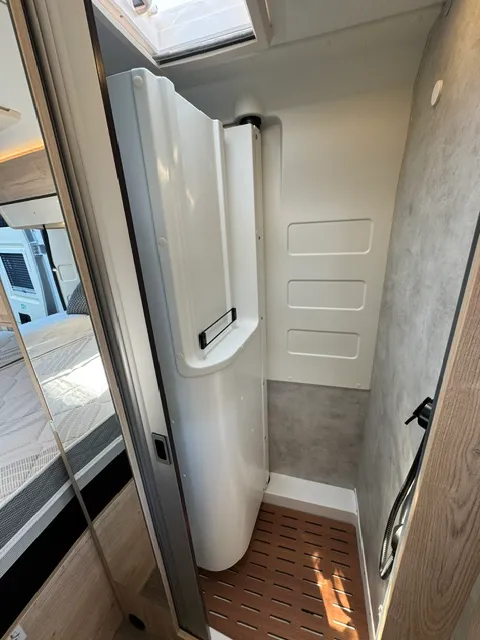 Fourgon aménagé - Fleurette - BLACK PEARL 59 LT - 2026