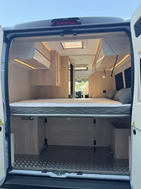 Fourgon aménagé - Fleurette - BLACK PEARL 59 LT - 2026