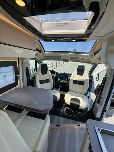 Fourgon aménagé - Fleurette - BLACK PEARL 59 LT - 2026