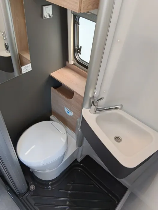 Fourgon aménagé - Dethleffs - GLOBETRAIL BOITE AUTOMATIQUE 180 CV 636 ES ADVANTAGE - 2024