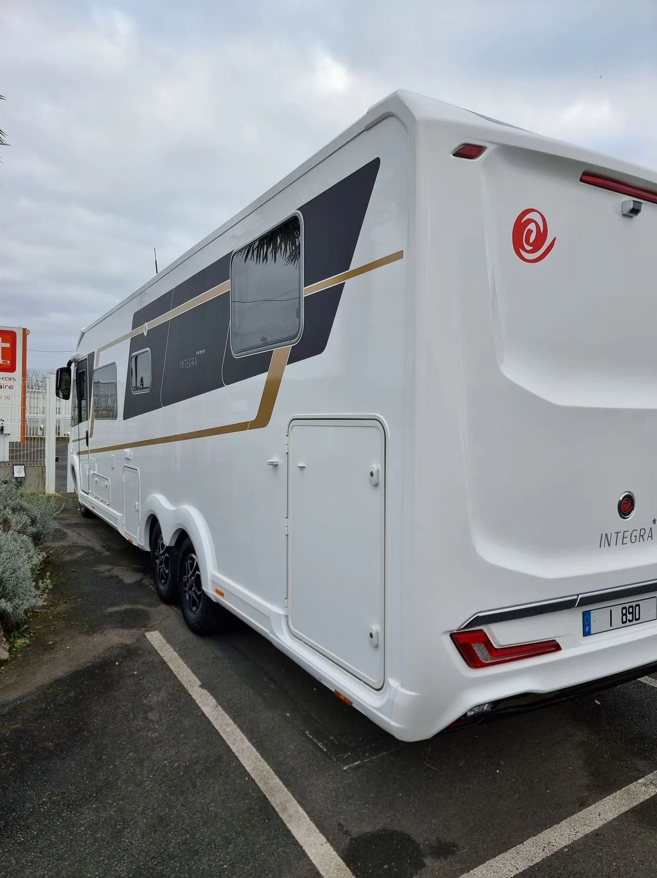 Camping-car - Eura Mobil - INTEGRA I 890 QB - 2022