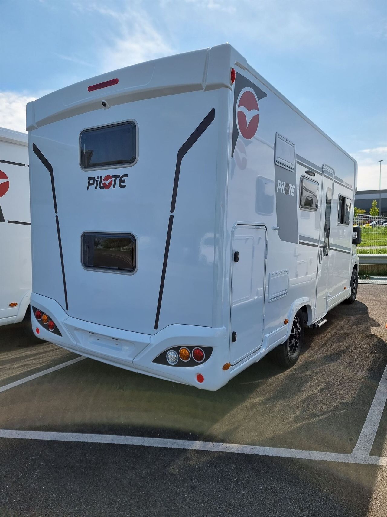 Camping-car - Pilote - P 696 S EXPRESSION - 2023