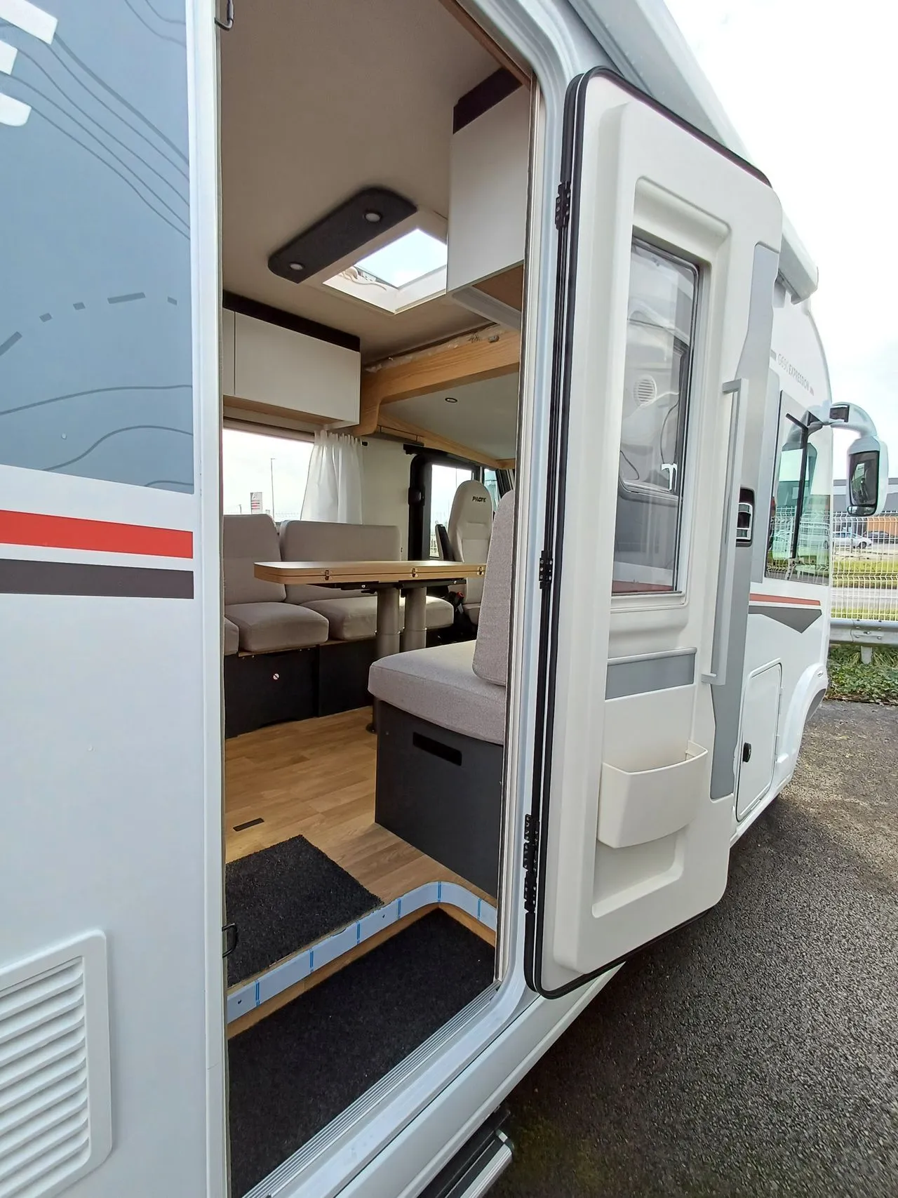 Camping-car - Pilote - G 690 D EXPRESSION - 2025