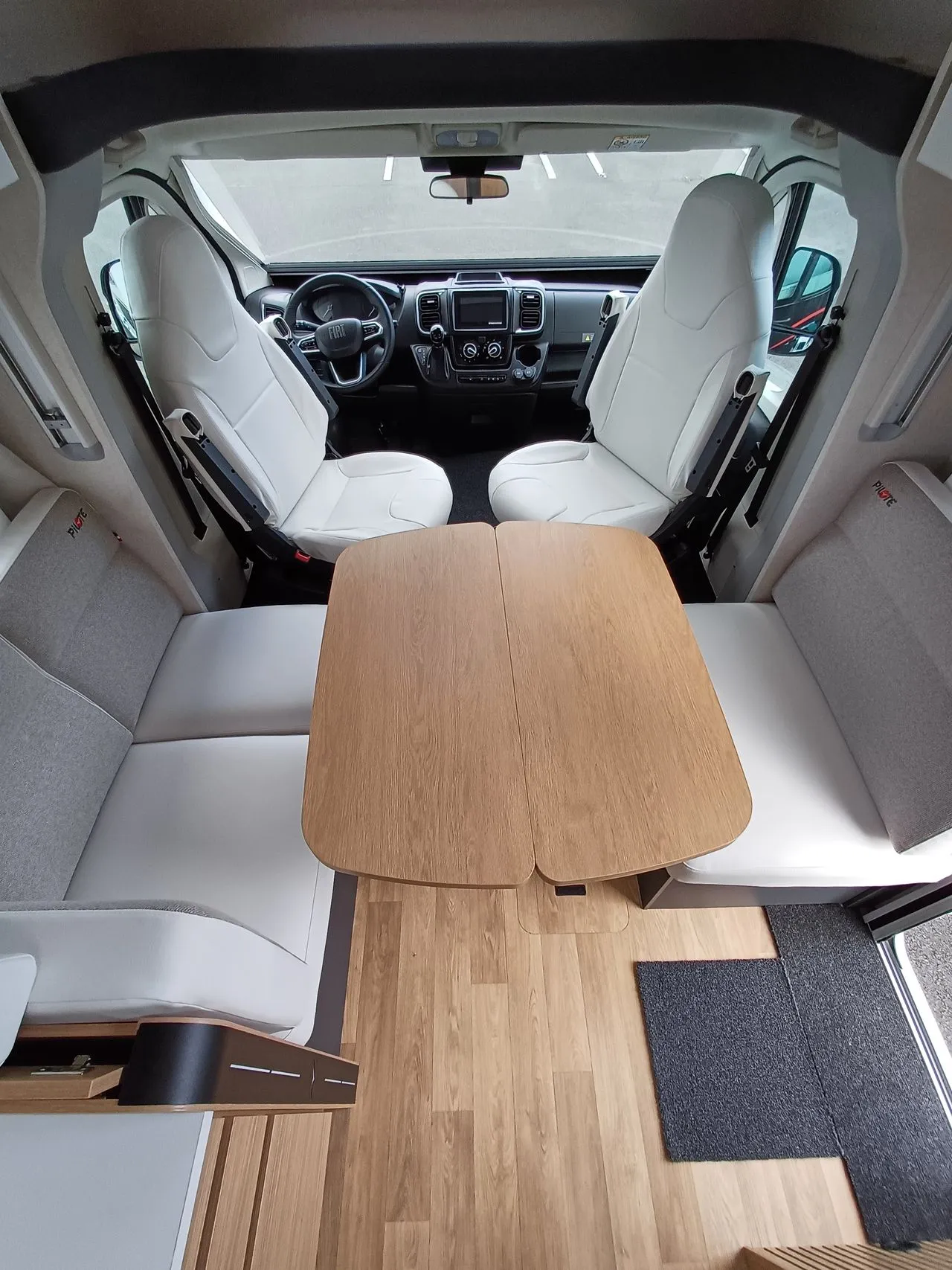 Camping-car - Pilote - P 720 FGJ SELECTION - 2025