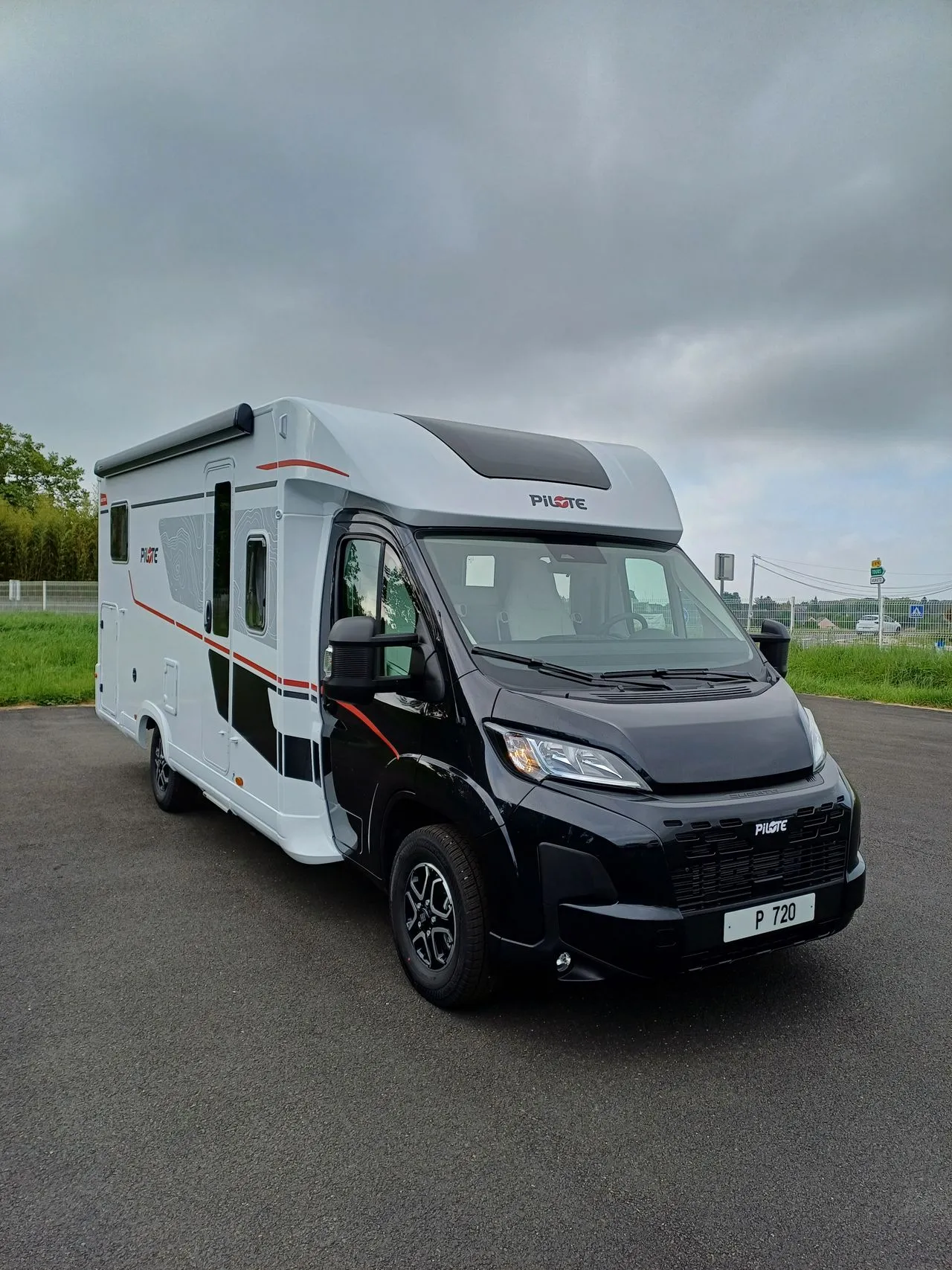Camping-car - Pilote - P 720 FGJ SELECTION - 2025