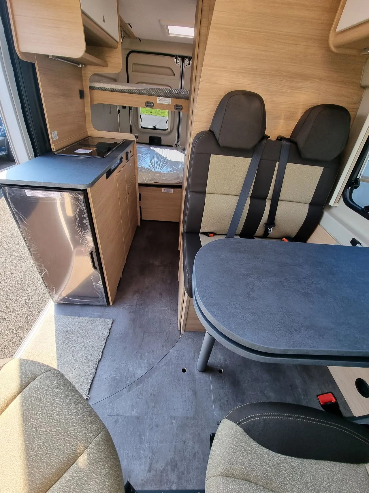 Fourgon aménagé - Road Car - R 601 - 2024