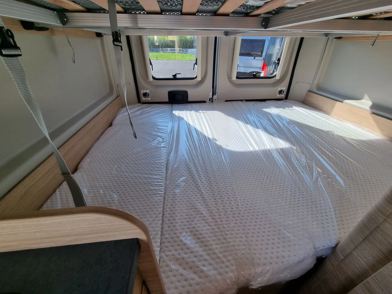 Fourgon aménagé - Road Car - R 601 - 2024