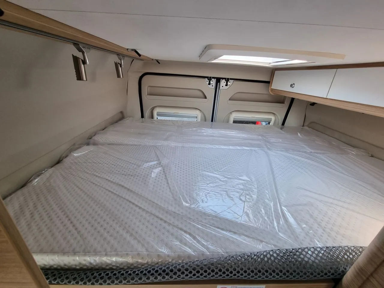 Fourgon aménagé - Road Car - R 601 - 2024
