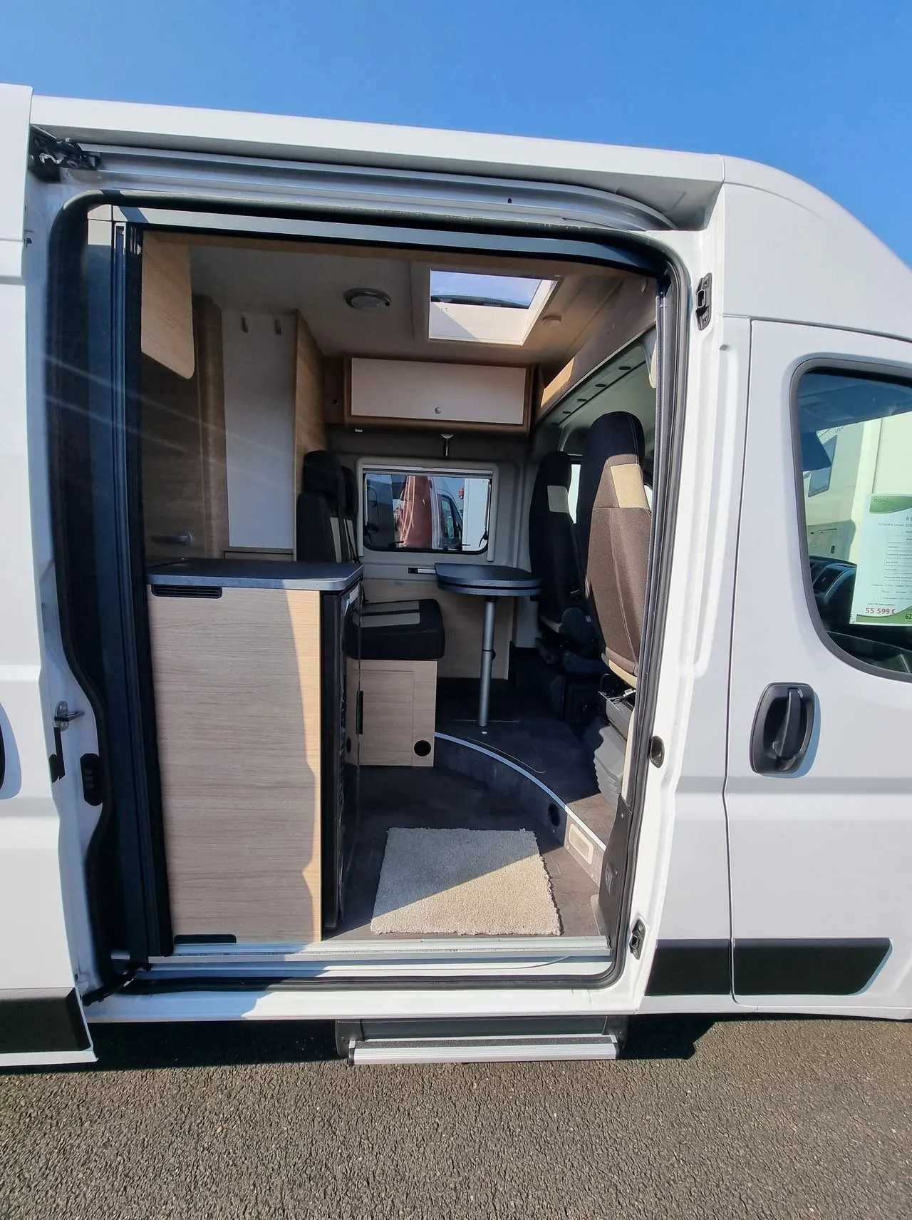Fourgon aménagé - Road Car - R 601 - 2024