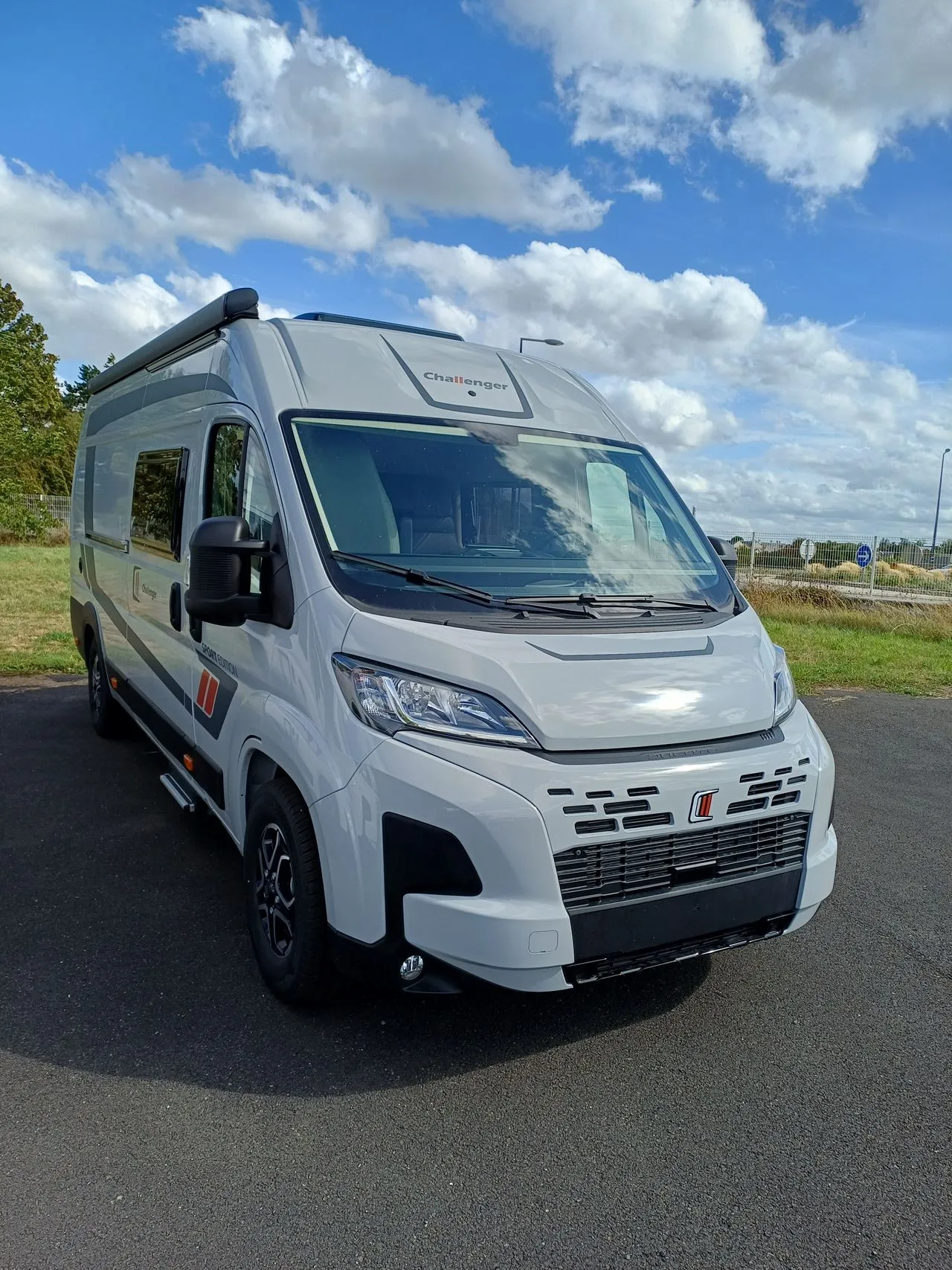 V 210 SPORT EDITION