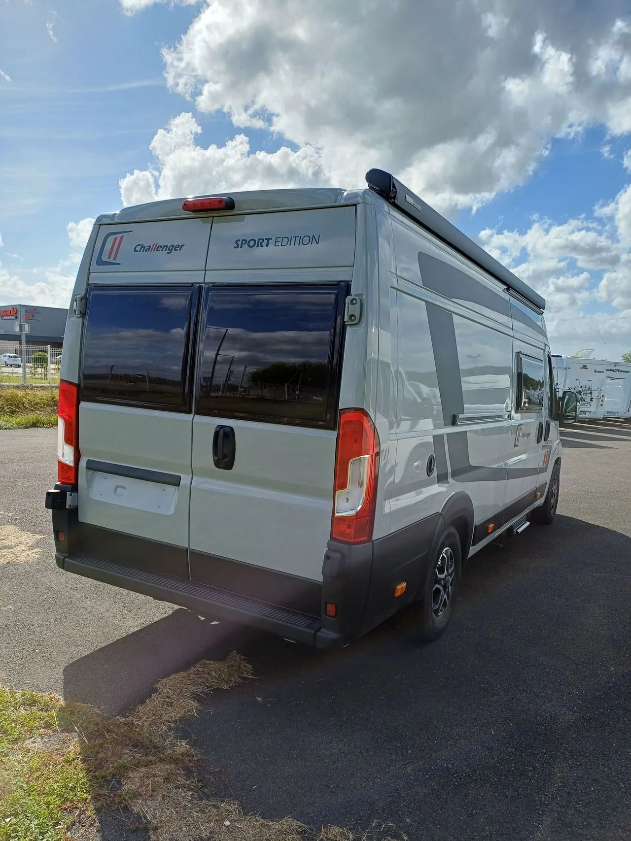 V 210 SPORT EDITION