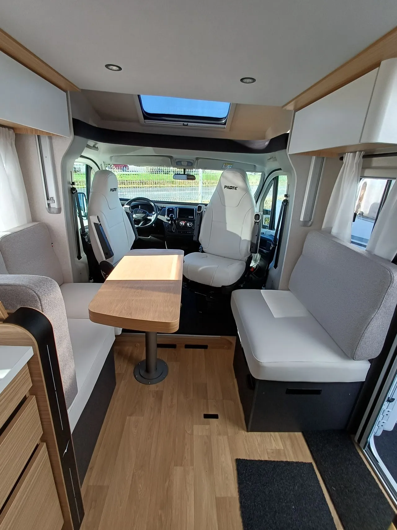 Camping-car - Pilote - P 740 FGJ EVIDENCE - 2026